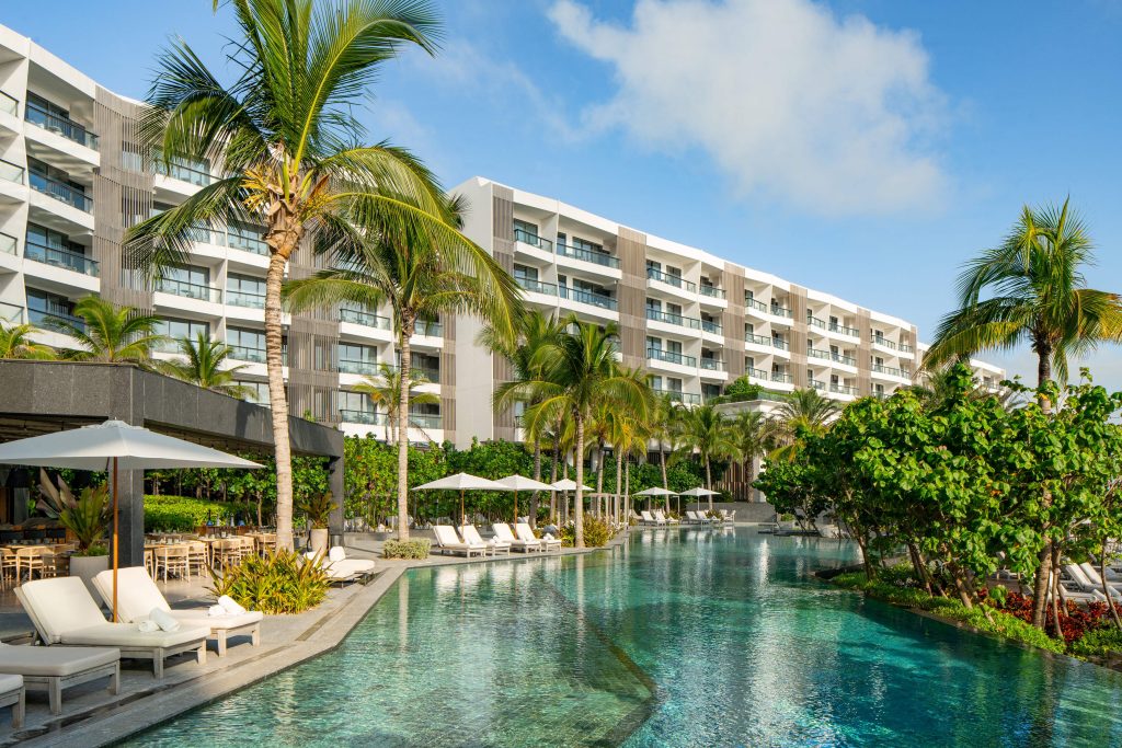 Waldorf Astoria Riviera Maya, beautiful Pool.