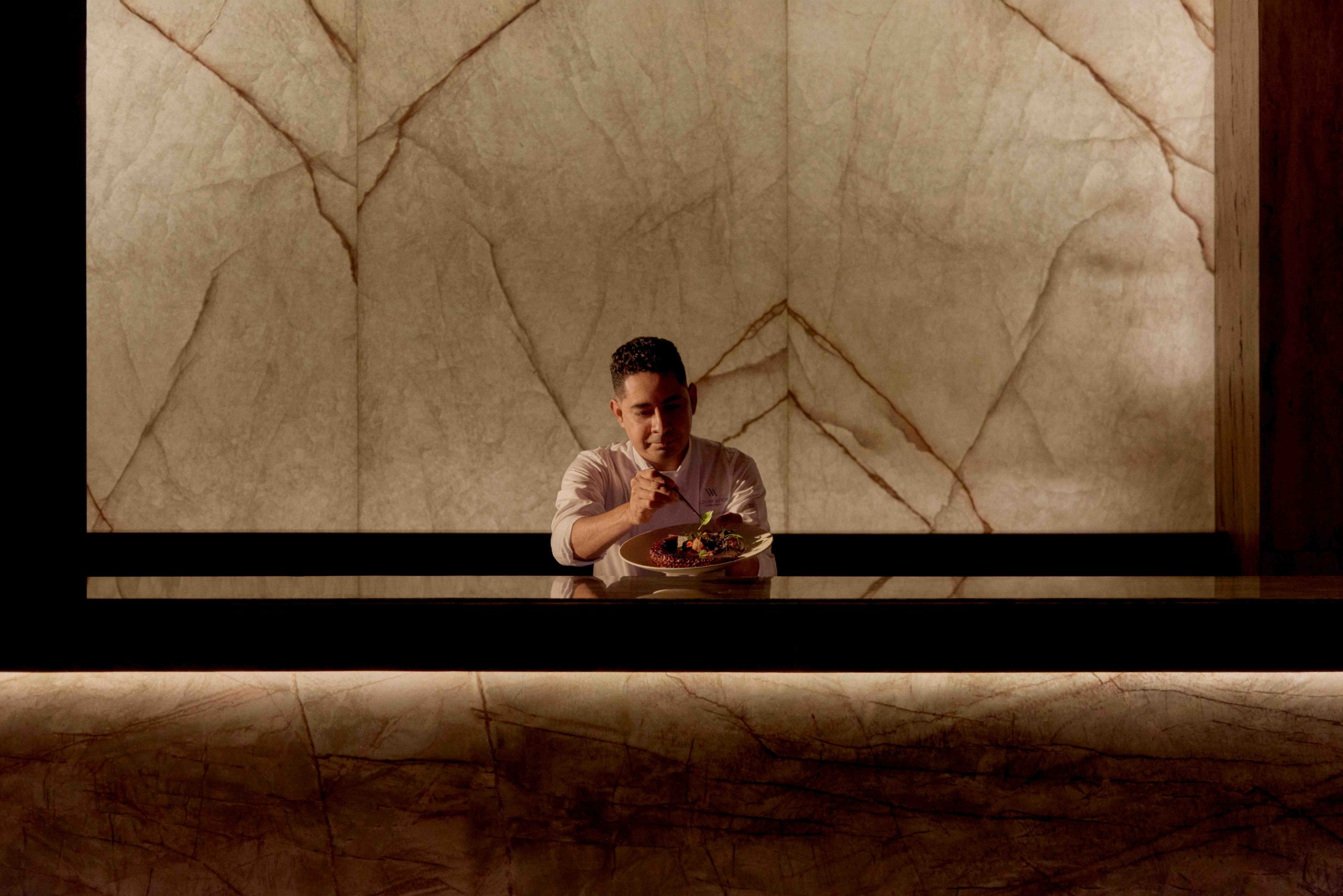Chef del Restaurante Malpeque, experiencias culinarias. Waldorf Astoria Riviera Maya.