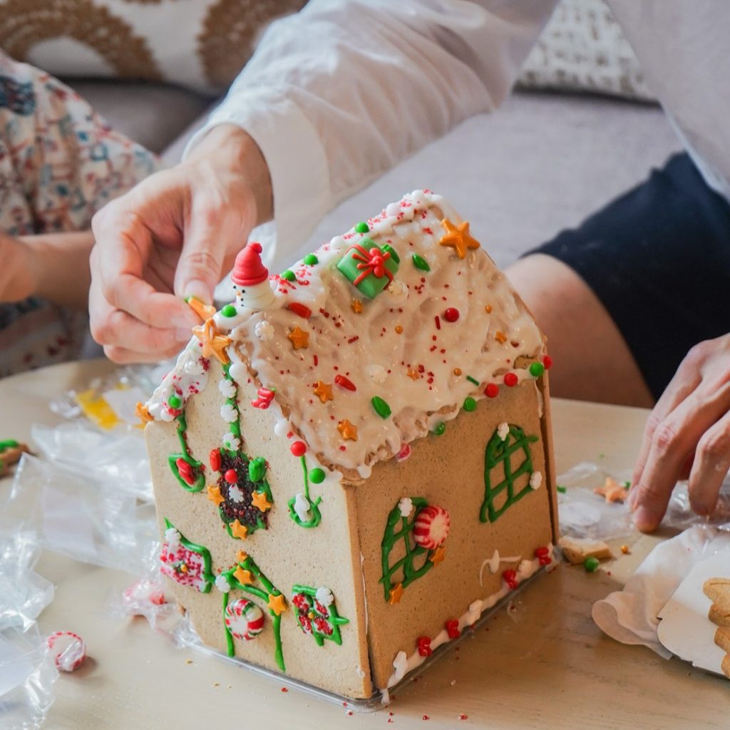 Gingerbread House Holidays Workshops